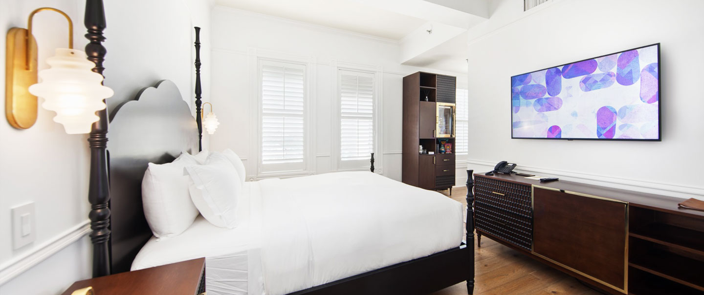 1 King Bed