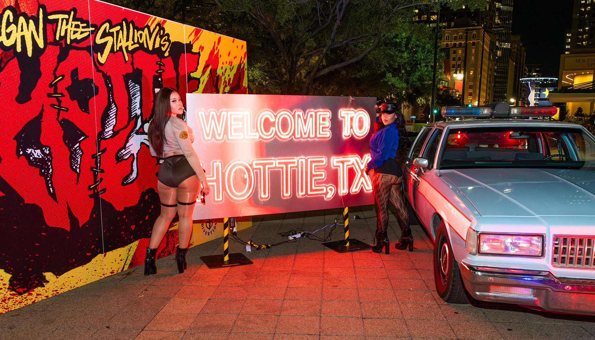 Hottieween gallery 3