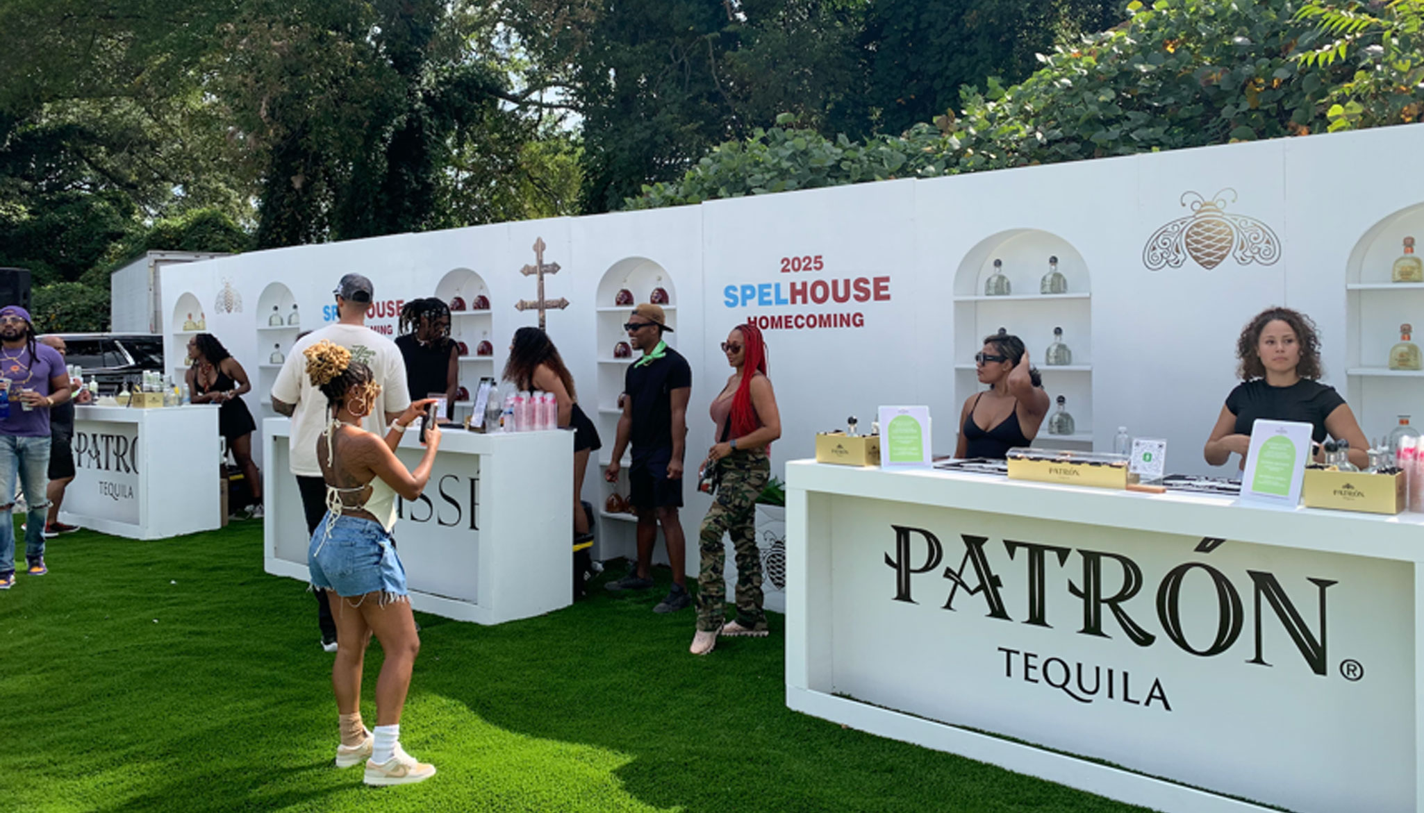 Patrón Curator Program